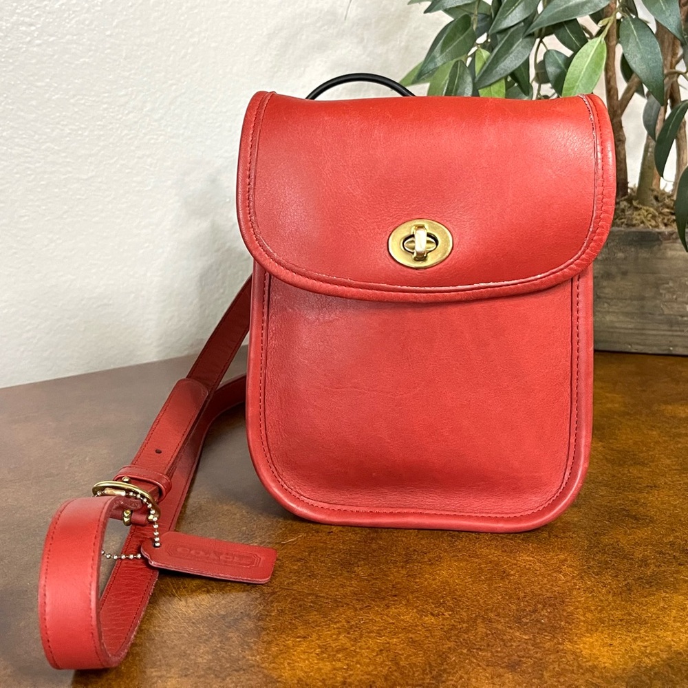 COACH VINTAGE SMALL SIDEPACK, RED No. 9978